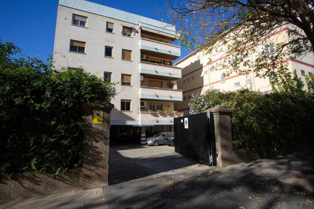 Borbolla Sevilla Urban - Parking Kültér fotó