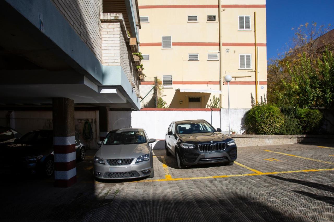 Borbolla Sevilla Urban - Parking Kültér fotó